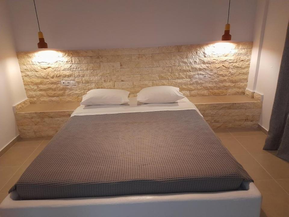 Glaronisia Hotel Поллония Экстерьер фото