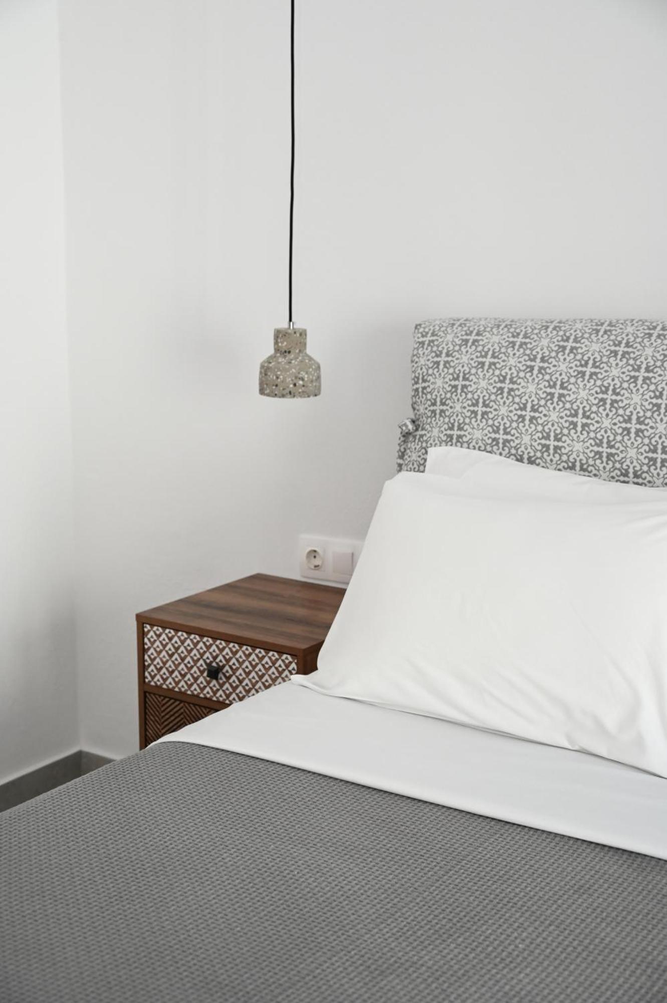 Glaronisia Hotel Поллония Экстерьер фото
