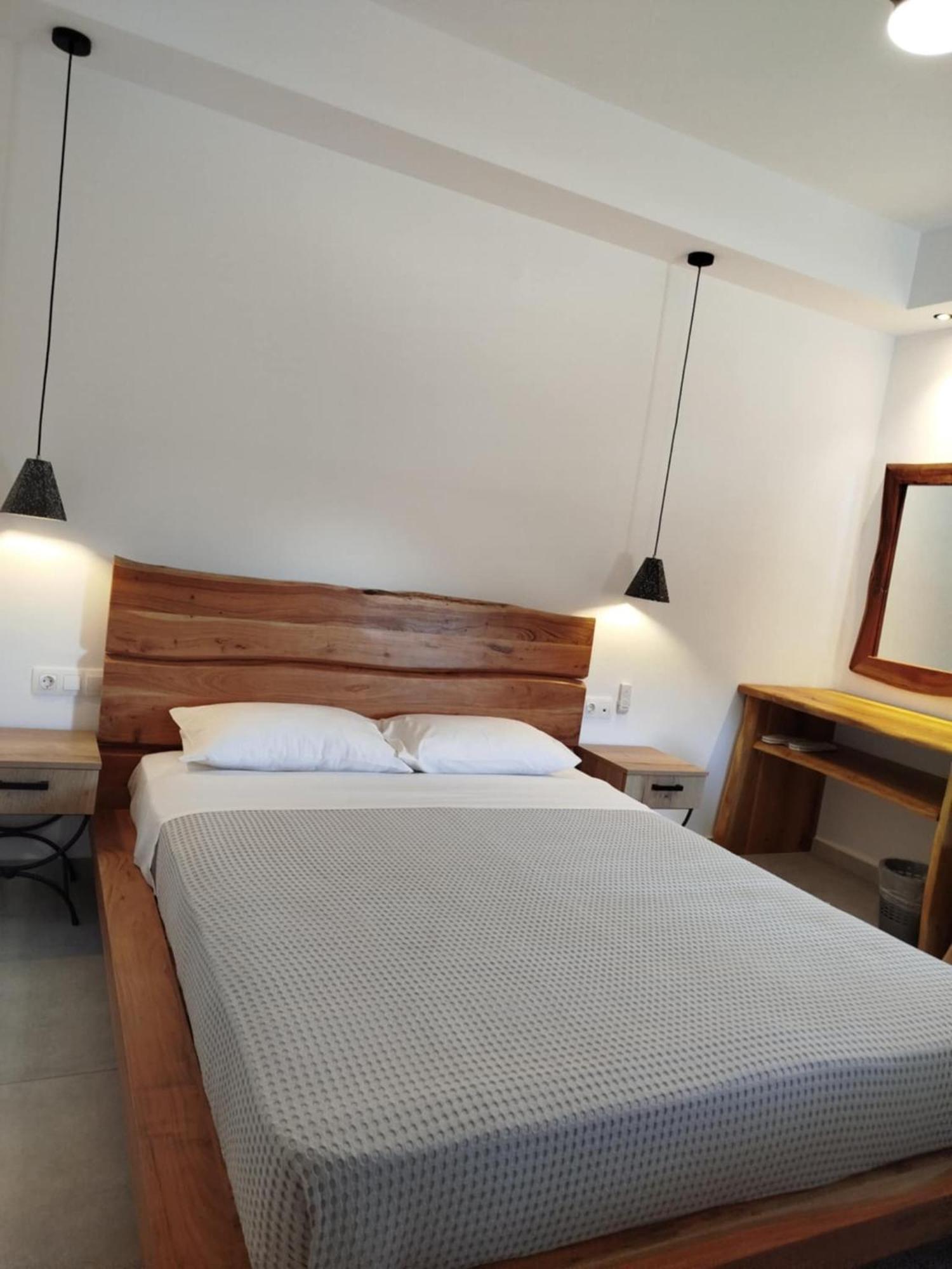 Glaronisia Hotel Поллония Экстерьер фото